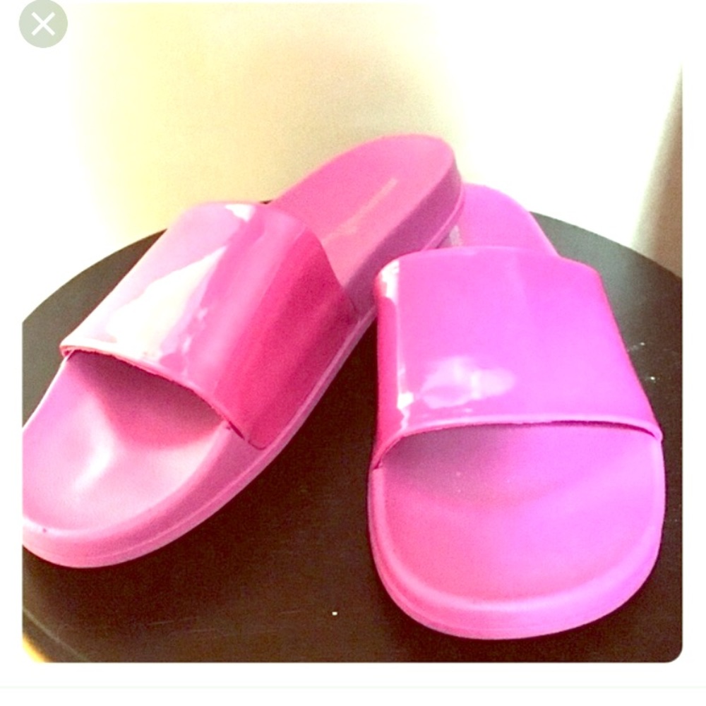Women’s pool slides by Montego Bay new
